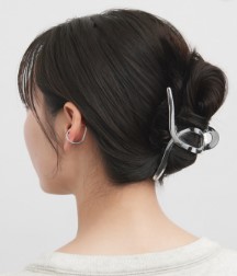 【ヘアアレンジ】動画でレクチャー！すっきり＆品のあるヘアクリップを使ったアップアレンジ