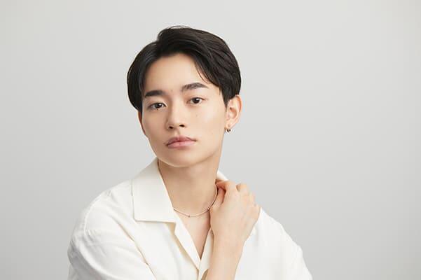 「クール」な印象にしたい時の前髪セット方法