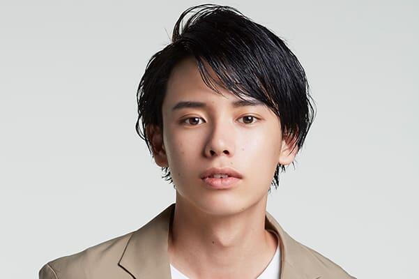 洗練された印象に仕上がるヘアセット